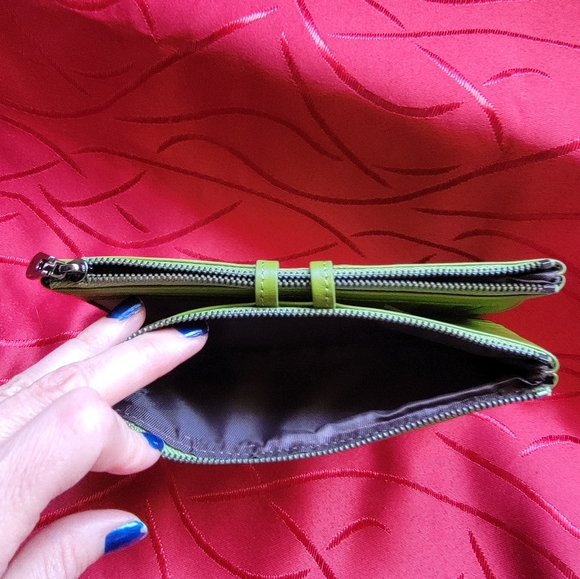 Leather Wallet. Light olive green color - Picture 10 of 16